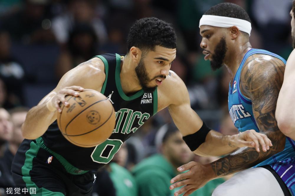 把球交给C 把球交给C