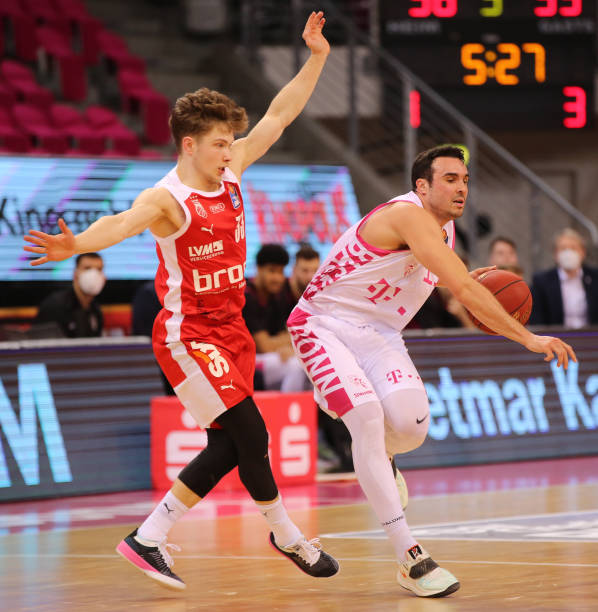 而且在整个 而且在整个